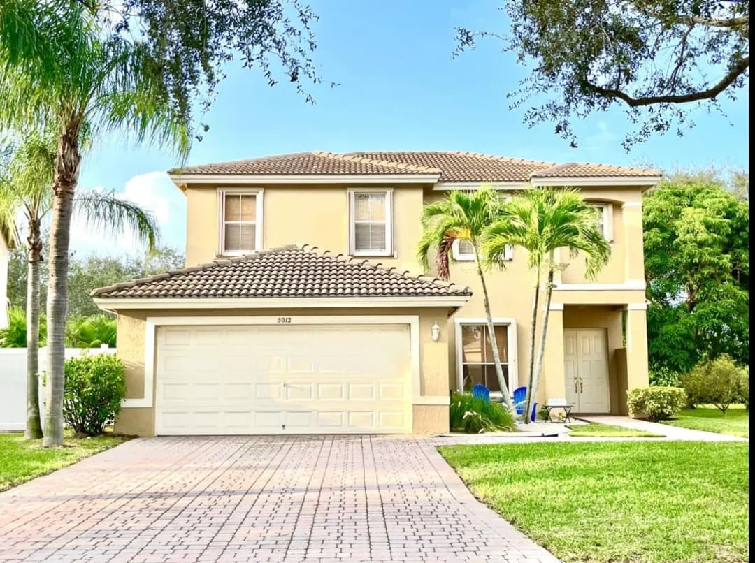 5012 Victoria Circle, West Palm Beach, Florida 33409