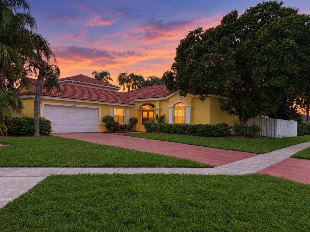 6801 Las Colinas Lane, Lake Worth, Florida 33463