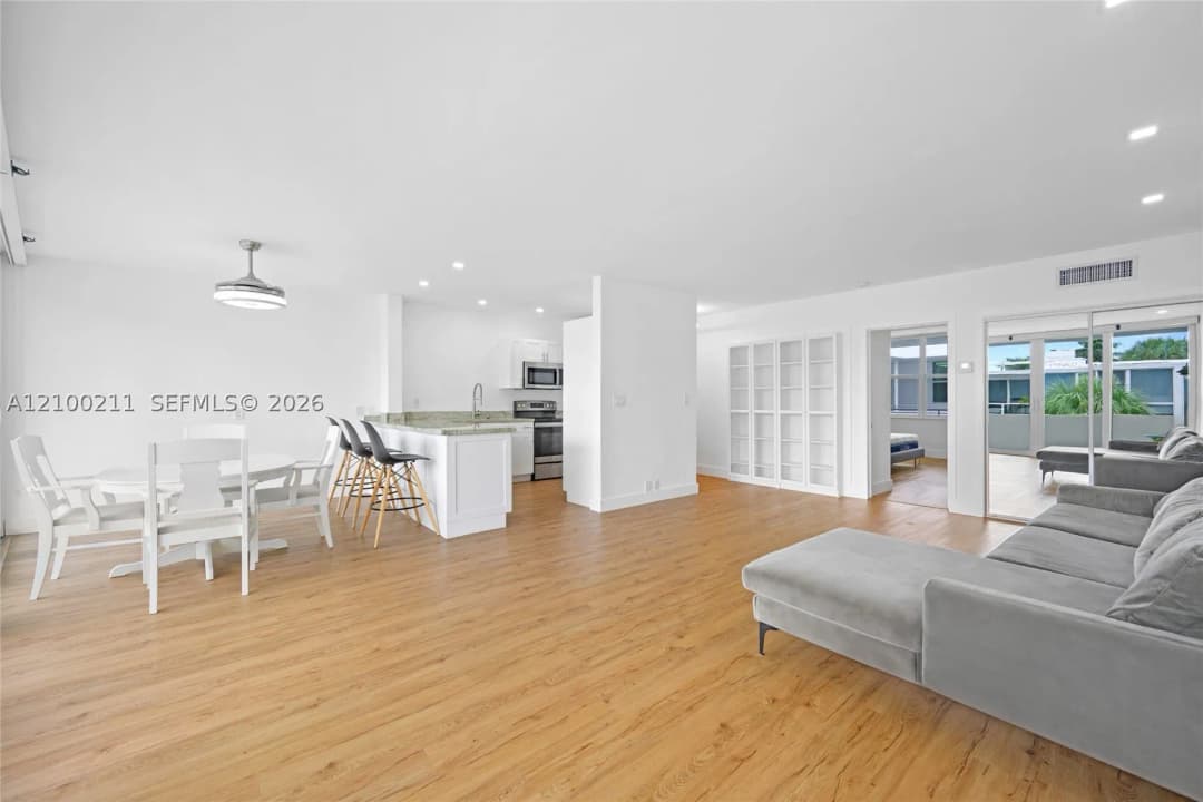10210 Collins Ave 306, Bal Harbour, Florida 33154